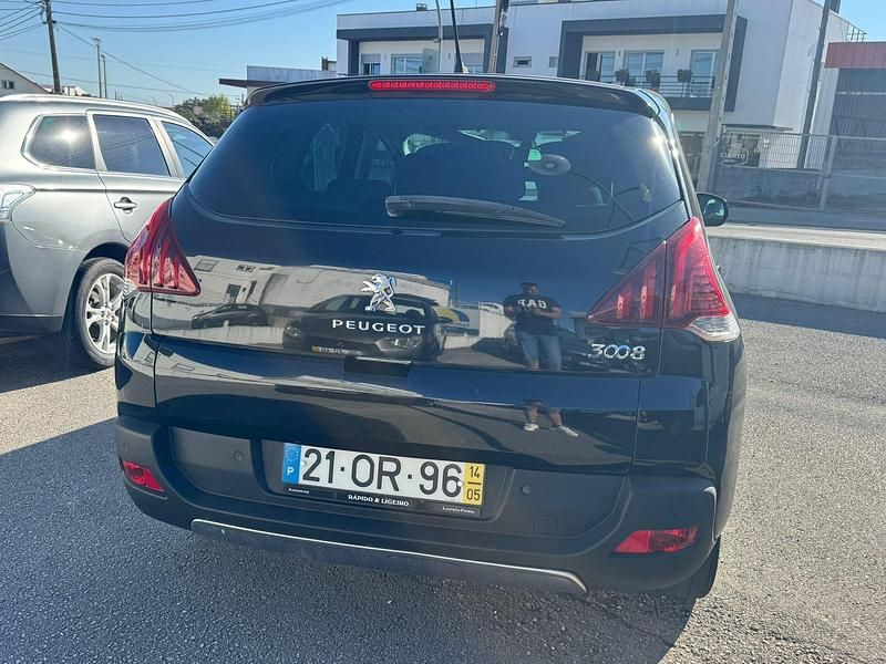 Usado Peugeot 3008 Style 115 HP (84 kW) 2014 Preto Carrinha