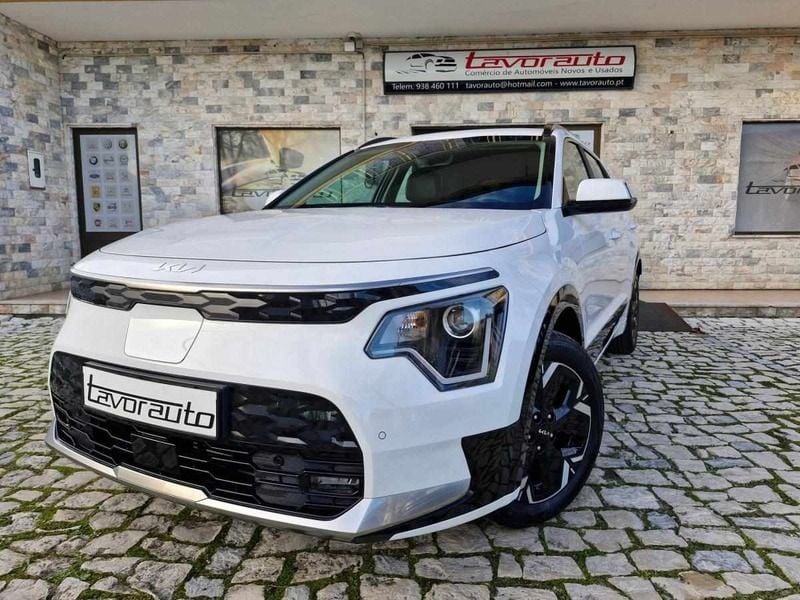 Branco Novo 2024 Kia e-Niro SUV | € 33.500 (Bom preço) - Imagem 1/4