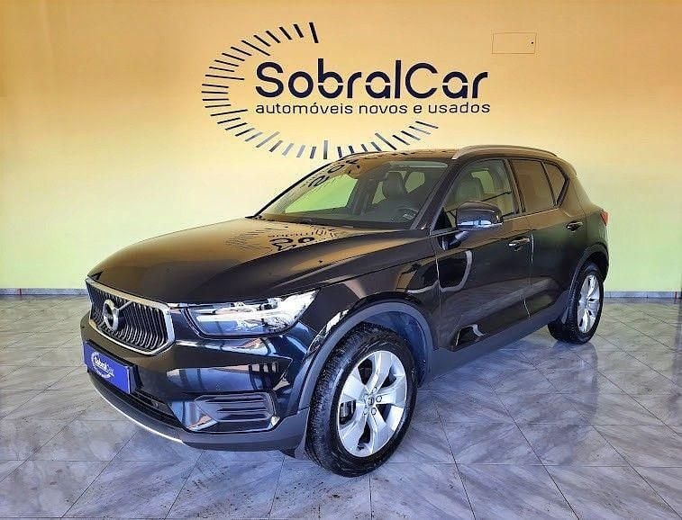 Preto Usado 2018 Volvo XC40 Momentum SUV | € 33.000 - Imagem 1/4