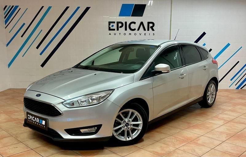 Cinza Usado 2018 Ford Focus Trend+ | € 12.900 (Super Preço) - Imagem 1/4