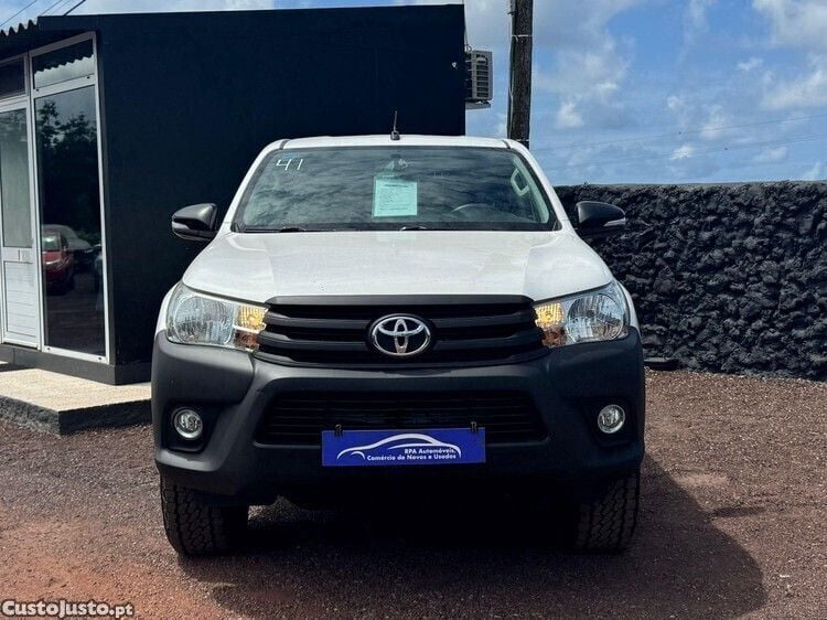 Branco Usado 2017 Toyota HiLux Pickup | € 35.900 - Imagem 1/1