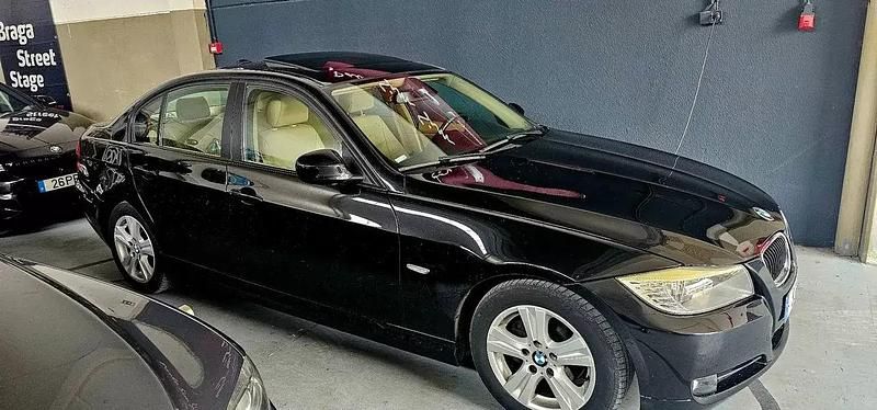 Usado BMW 320 170 HP (125 kW) 2009 Preto Sedan