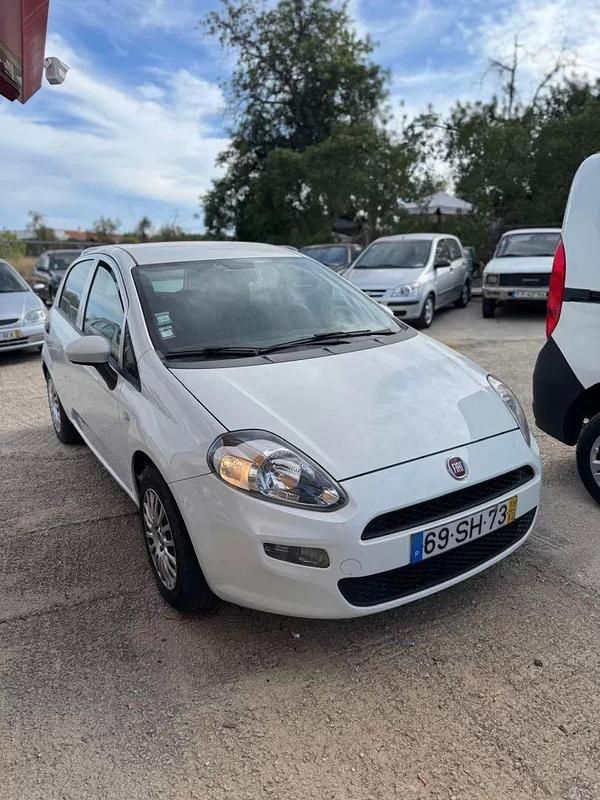 Branco Usado 2016 Fiat Punto Citadino | € 9.900 (Preço elevado) - Imagem 1/4