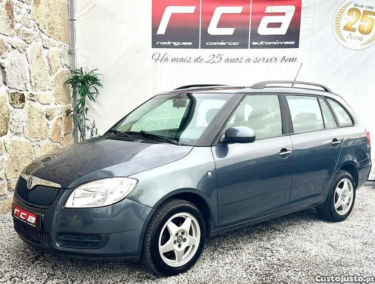 Cinza Usado 2009 Skoda Fabia Active Carrinha | € 4.450 - Imagem 1/1