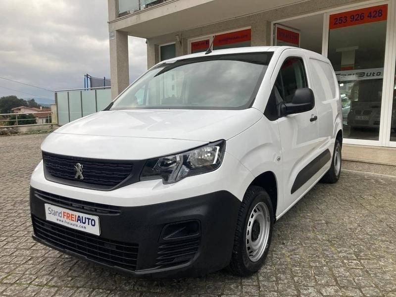 Branco Usado 2021 Peugeot Partner Monovolume | € 13.990 (Preço justo) - Imagem 1/4