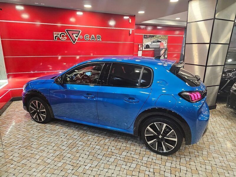 Azul Usado 2021 Peugeot 208 GT Citadino | € 16.900 (Preço elevado) - Imagem 1/4