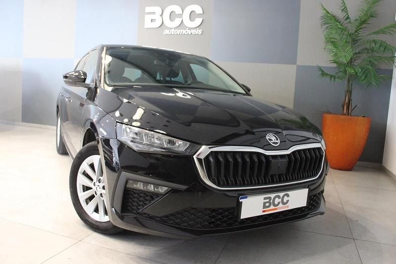 Preto Usado 2024 Skoda Scala Style Citadino | € 19.990 (Preço justo) - Imagem 1/4