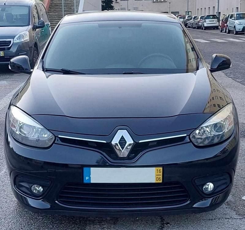 Preto Usado 2016 Renault Fluence Sedan | € 9.900 - Imagem 1/4