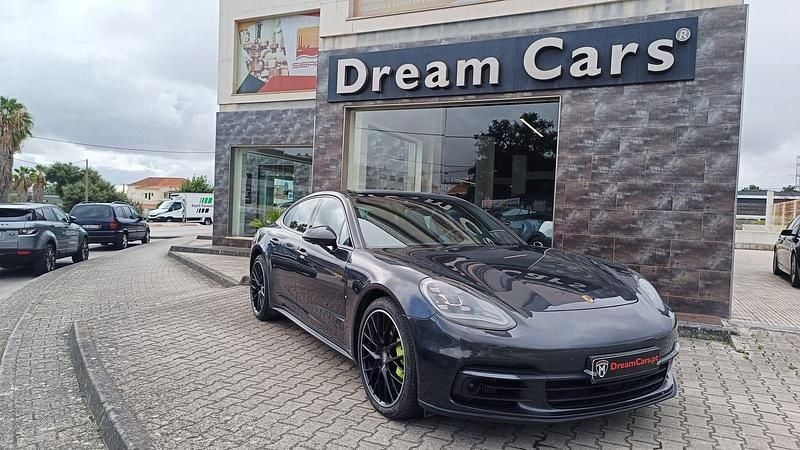 Cinza Usado 2018 Porsche Panamera 4 Sedan | € 60.999 - Imagem 1/4