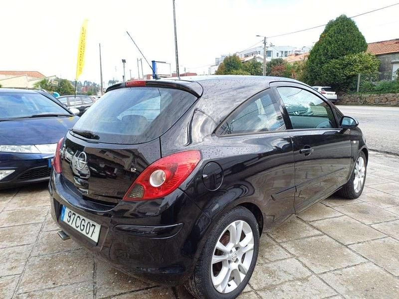 Usado Opel Corsa 80 HP (58 kW) 2006 Preto Citadino
