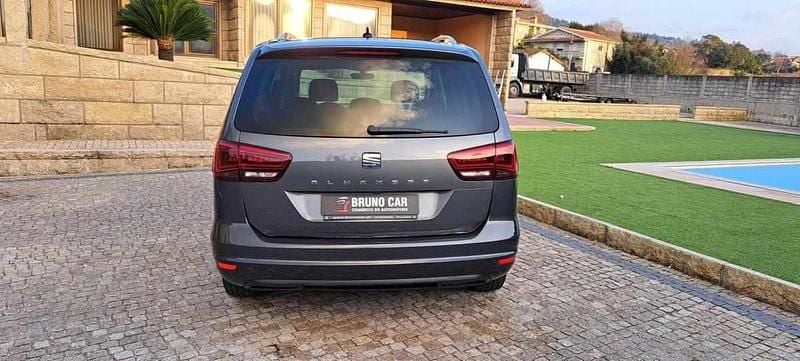 Usado Seat Alhambra 150 HP (110 kW) 2018 Cinzento Monovolume