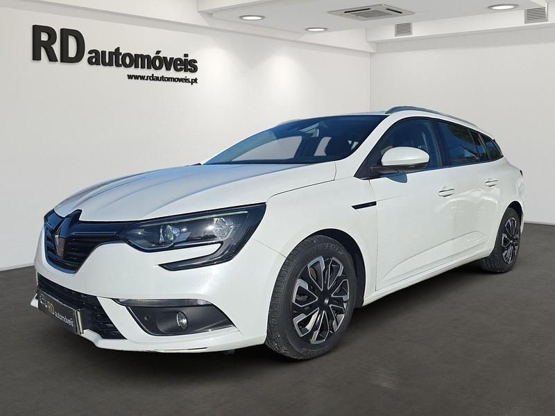 Branco Usado 2018 Renault Mégane GrandTour Intens Carrinha | € 13.000 (Caro) - Imagem 1/4