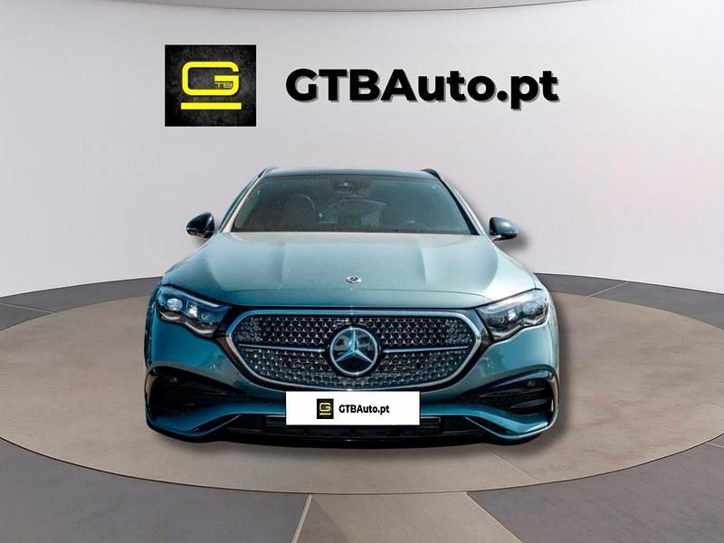 Verde Usado 2024 Mercedes E220 AMG Carrinha | € 61.900 (Caro) - Imagem 1/4