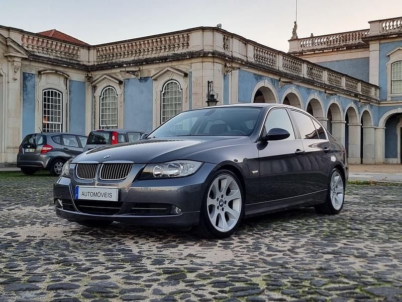 Cinza Usado 2005 BMW 330 Advantage Sedan | € 14.995 - Imagem 1/4