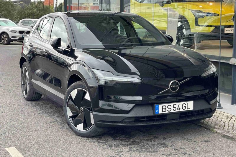 Preto Usado 2025 Volvo EX30 Plus SUV | € 47.700 (Preço justo) - Imagem 1/4