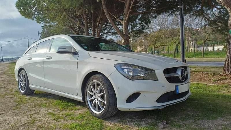 Usado Mercedes CLA180 109 HP (80 kW) 2016 Branco Sedan