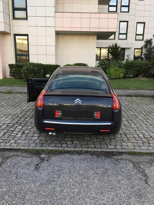 Cinzento Usado 2008 Citroën C6 Sedan | € 12.500 - Imagem 1/4