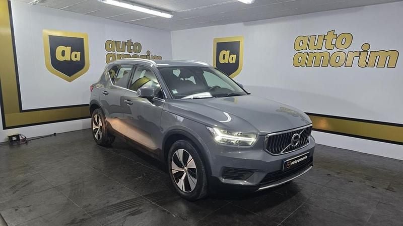 Usado Volvo XC40 Momentum 262 HP (192 kW) 2020 Cinza SUV