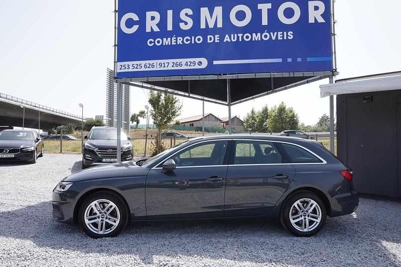 Cinzento Usado 2022 Audi A4 Carrinha | € 26.950 (Preço justo) - Imagem 1/4