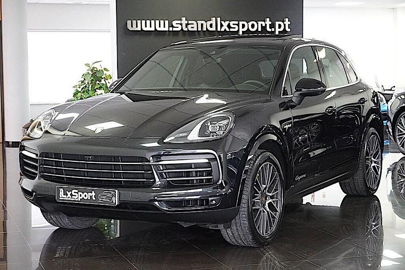Preto Usado 2020 Porsche Cayenne SUV | € 72.990 - Imagem 1/4