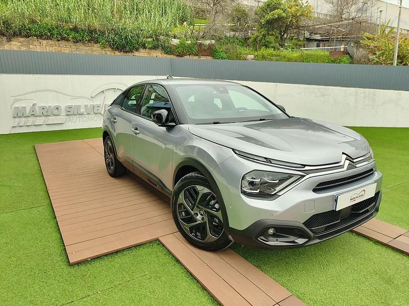 Usado Citroën C4 Feel 131 HP (96 kW) 2022 Cinza SUV