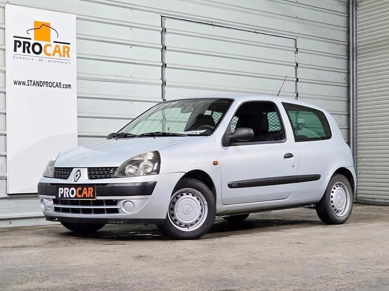 Usado Renault Clio II 65 HP (47 kW) 2002 Cinzento