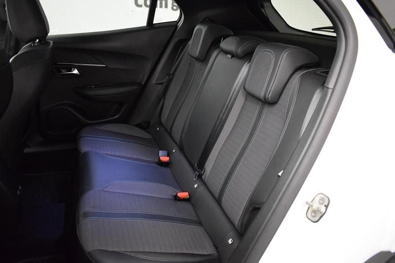 Usado Peugeot e-2008 Allure 100 kW (136 HP) 2021 Branco SUV