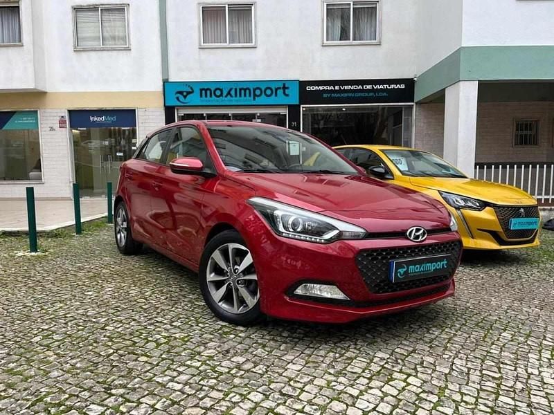 Vermelho Usado 2015 Hyundai i20 Comfort | € 9.900 (Preço justo) - Imagem 1/4