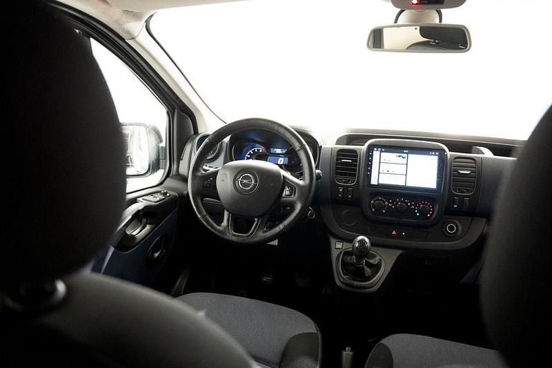 Usado Opel Vivaro S 120 HP (88 kW) 2015 Cinza Monovolume
