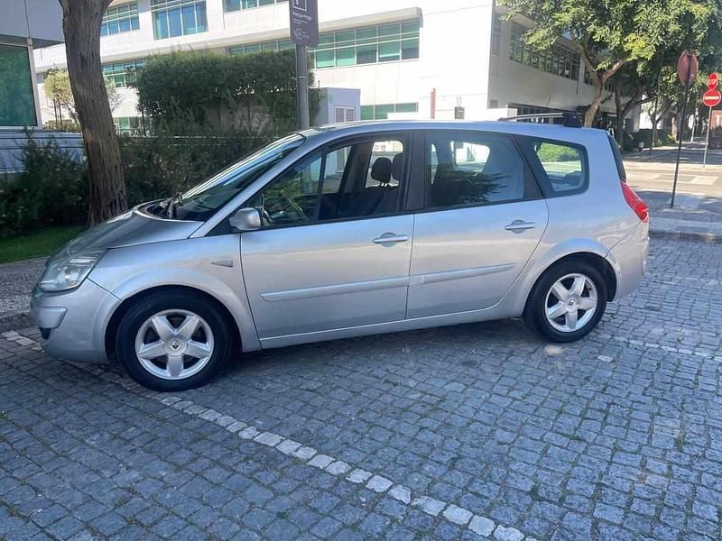Cinzento Usado 2007 Renault Scénic II Monovolume | € 3.500 (Preço justo) - Imagem 1/4