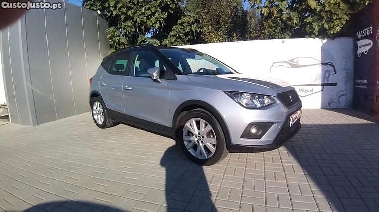 Cinza Usado 2020 Seat Arona Style SUV | € 15.790 (Preço justo) - Imagem 1/1