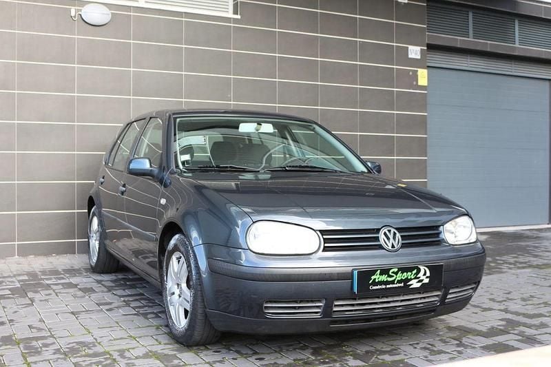 Azul Usado 2000 VW Golf IV | € 3.100 (Bom preço) - Imagem 1/4