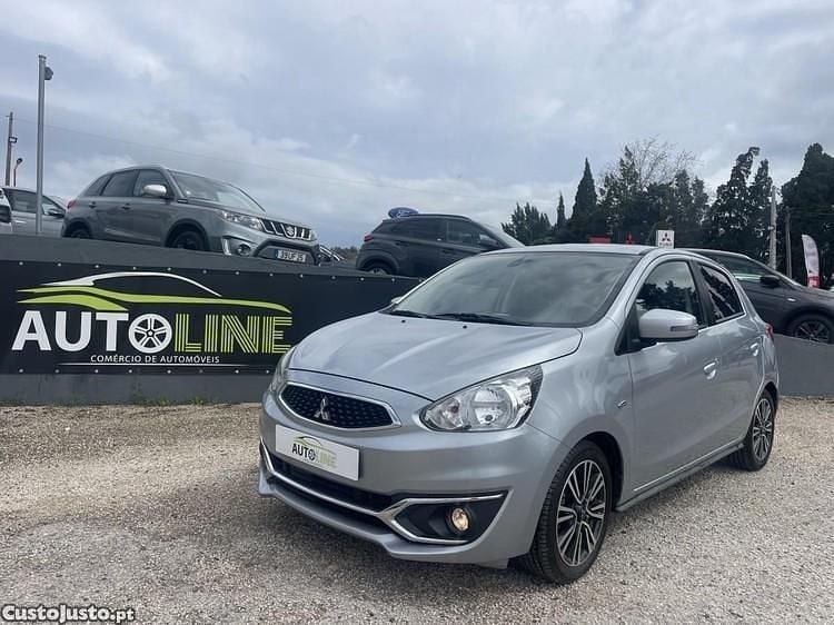 Cinza Usado 2018 Mitsubishi Space Star Intense Sedan | € 9.900 (Preço justo) - Imagem 1/1
