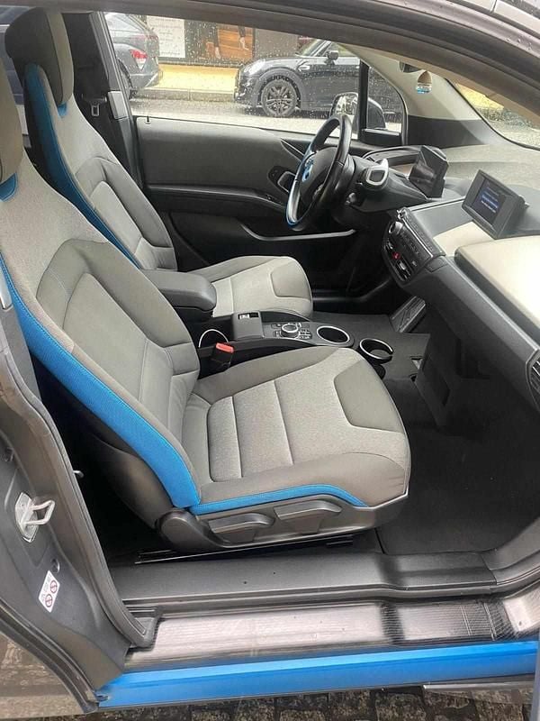 Cinzento Usado 2019 BMW i3 Citadino | € 14.500 (Preço justo) - Imagem 1/4
