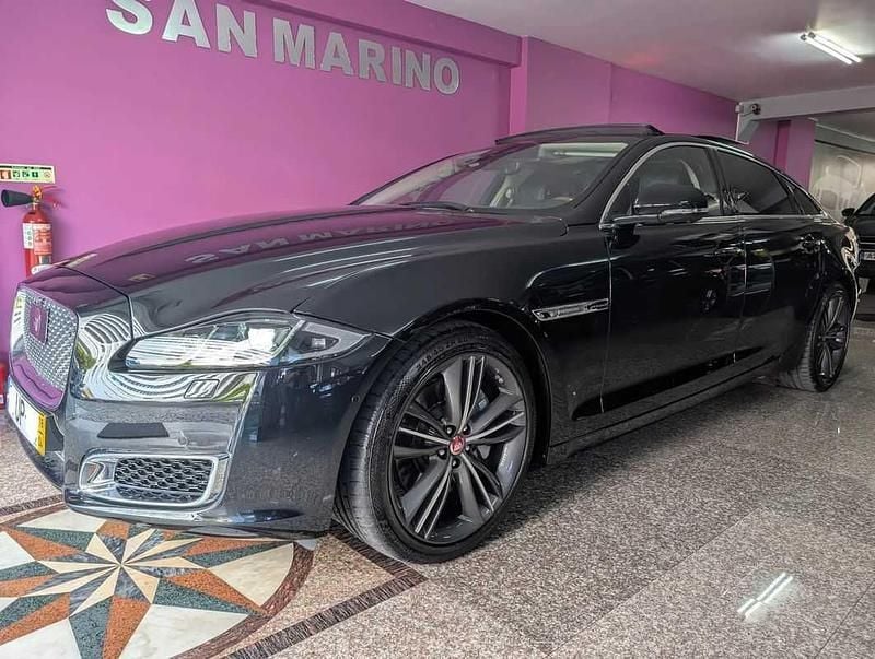 Preto Usado 2018 Jaguar XJ Sedan | € 53.800 - Imagem 1/4