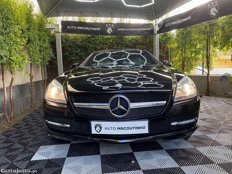 Preto Usado 2012 Mercedes SLK200 Cabrios | € 18.900 - Imagem 1/1