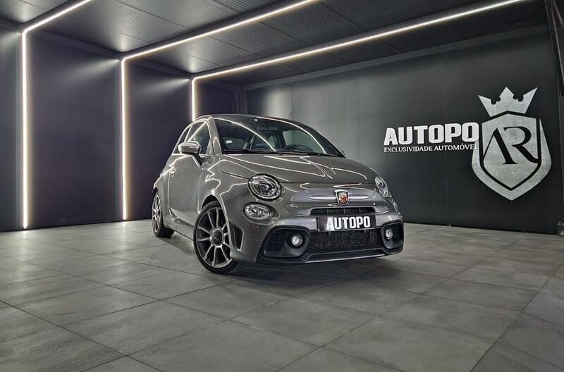 Cinzento Usado 2019 Abarth 595C Turismo Cabrios | € 23.900 - Imagem 1/4