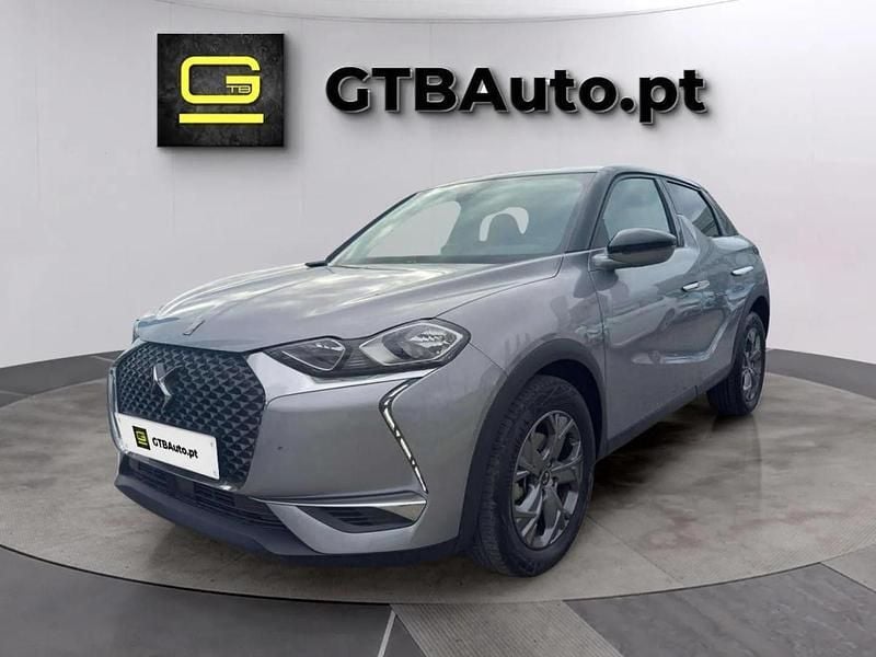 Cinzento Usado 2022 DS Automobiles DS3 Crossback SUV | € 24.499 (Preço justo) - Imagem 1/4
