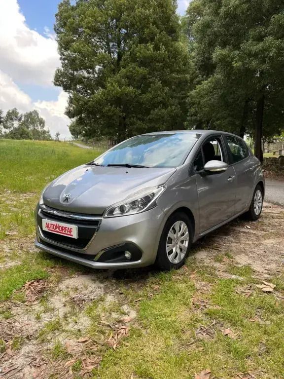 Cinza Usado 2019 Peugeot 208 Allure Citadino | € 14.500 (Preço justo) - Imagem 1/4