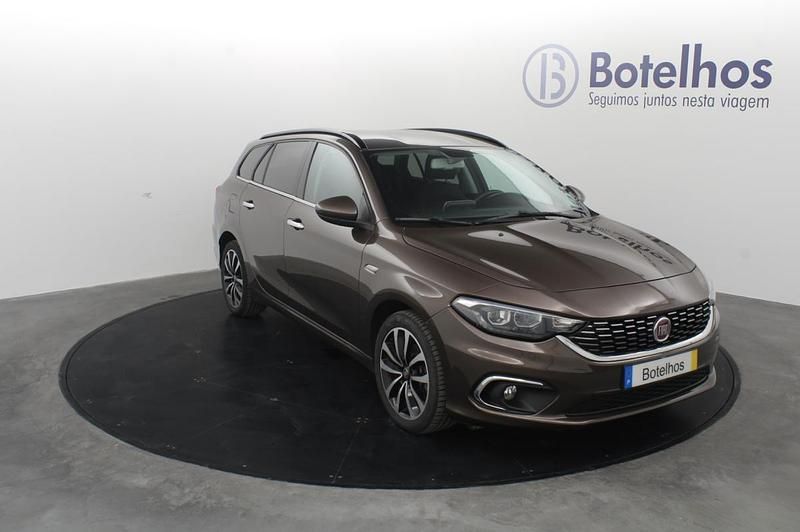 Castanho Usado 2018 Fiat Tipo Wagon Carrinha | € 11.900 (Preço justo) - Imagem 1/2