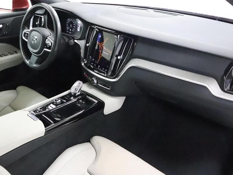 Usado Volvo S60 Inscription 392 HP (288 kW) 2021 Vermelho Sedan