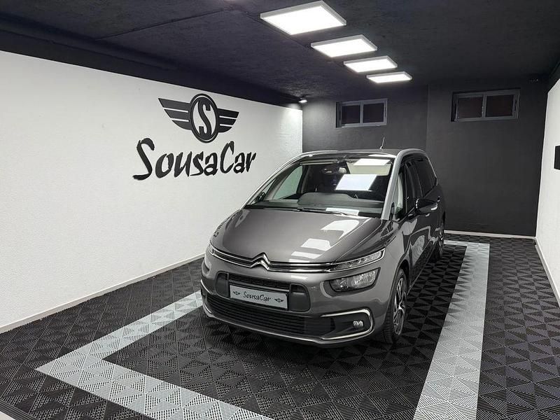 Cinza Usado 2021 Citroën C4 Shine Monovolume | € 18.500 (Bom preço) - Imagem 1/4