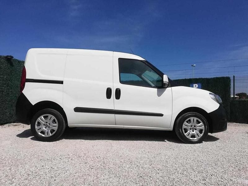 Usado Fiat Doblò 95 HP (69 kW) 2021 Branco Monovolume