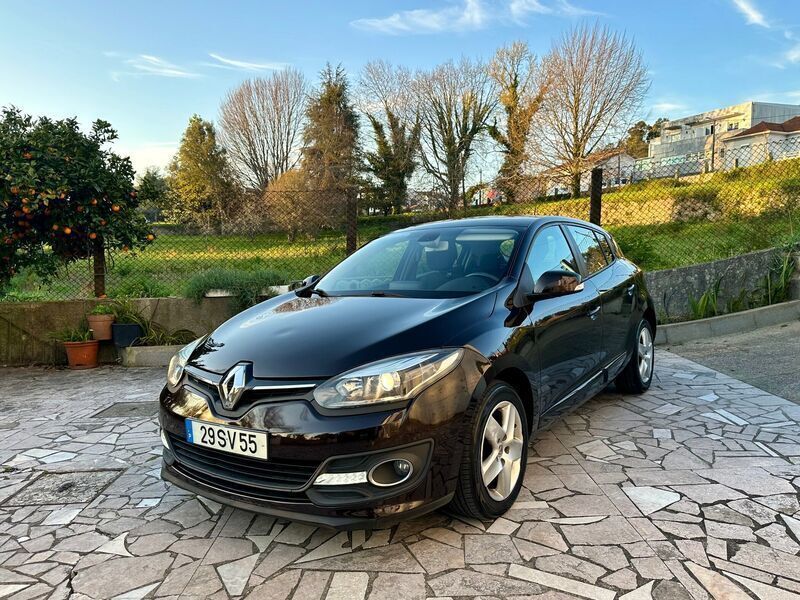 Castanho Usado 2013 Renault Mégane III Dynamique | € 6.850 (Bom preço) - Imagem 1/4