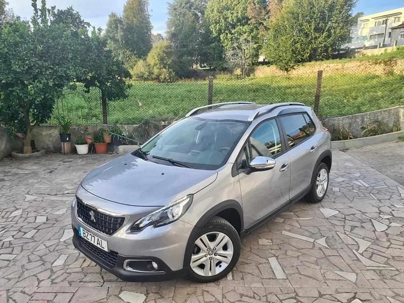 Usado Peugeot 2008 130 HP (95 kW) 2019 Cinzento SUV