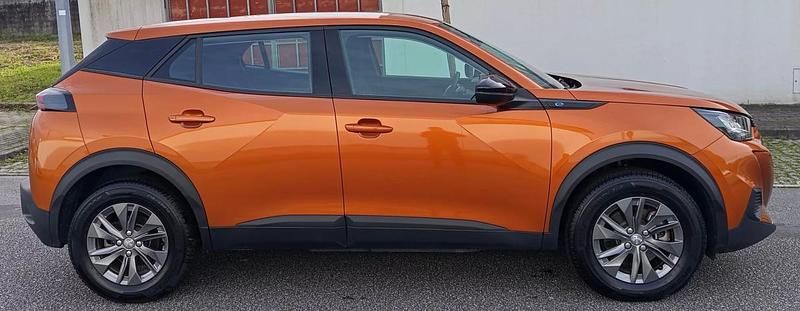 Usado Peugeot e-2008 Active 100 kW (136 HP) 2022 Laranja SUV