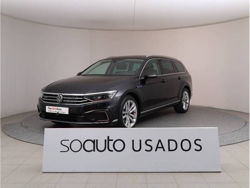 Preto Usado 2021 VW Passat GTE Carrinha | € 23.590 (Preço justo) - Imagem 1/4