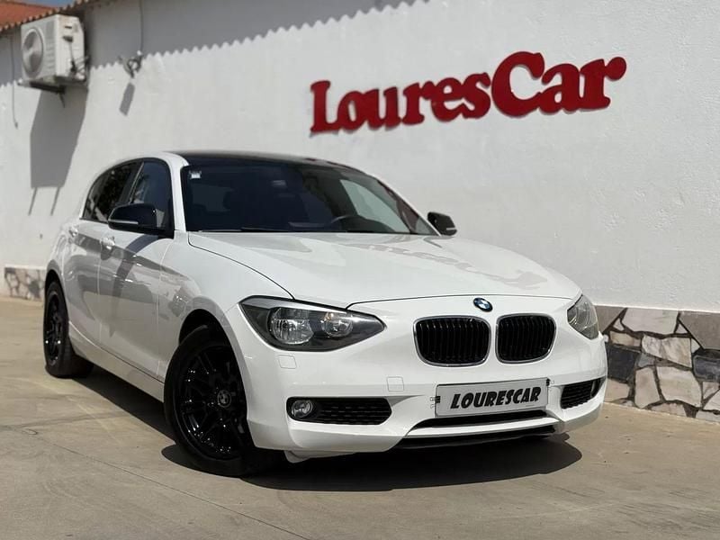 Branco Usado 2015 BMW 120 Urban Line Citadino | € 17.500 (Caro) - Imagem 1/4