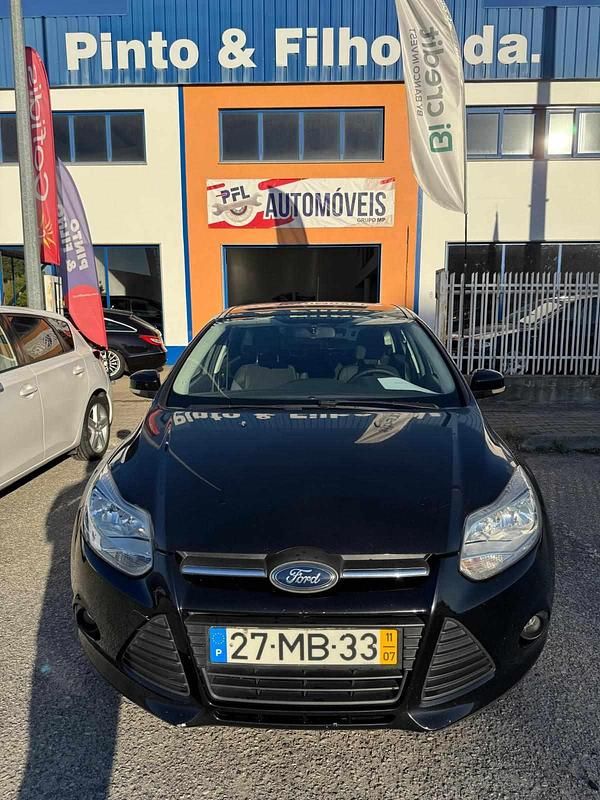 Preto Usado 2011 Ford Focus Sedan | € 10.000 - Imagem 1/4