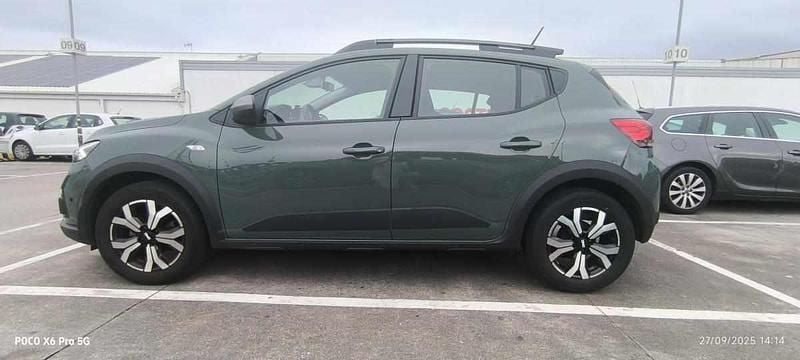 Verde Usado 2023 Dacia Sandero Citadino | € 16.500 (Preço justo) - Imagem 1/4